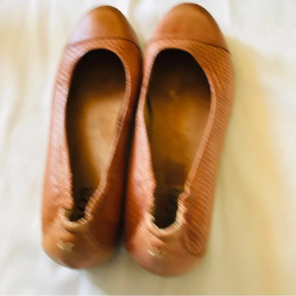 Taos Footwear Women's Tan Leather Perforated Ballet Flats